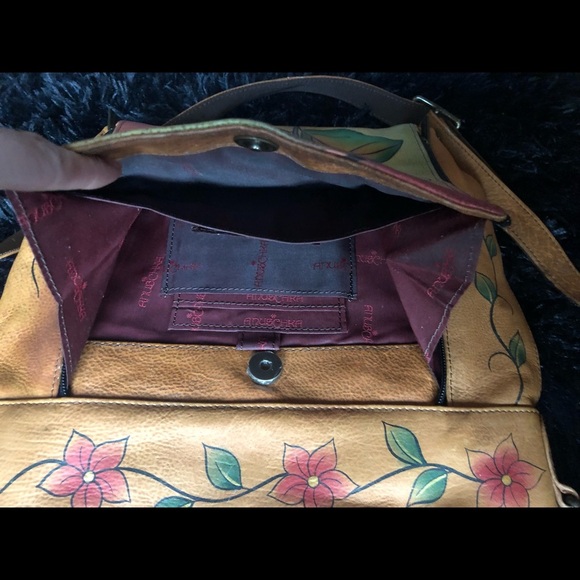Anushka hand painted garden scene handbag. - Picture 5 of 6